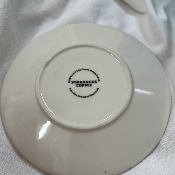 2007 Starbucks Coffee Company Mug (Fresh Strawberries) - Picture 6 of 7